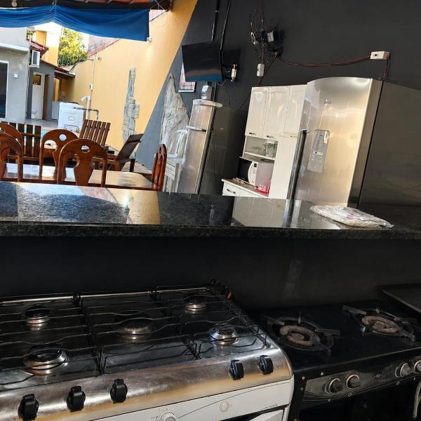 casa de temporada em Caldas Novas Go, com piscina de aquecimento solar e elétrico com , 4 quartos sendo 3 com ar condicionado e 3 banheiros , garagem para 5 carros - Foto 5