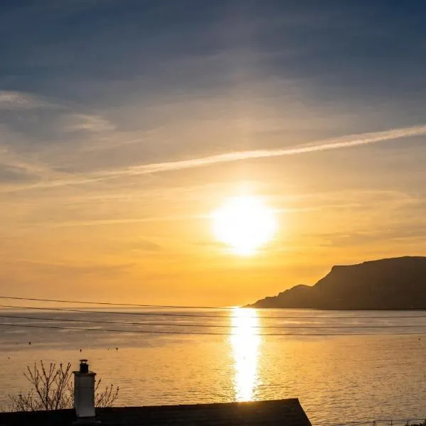 Cushendall Coastal Accommodation, Glens of Antrim - Beach & Mountain Access, hotel em Cushendall