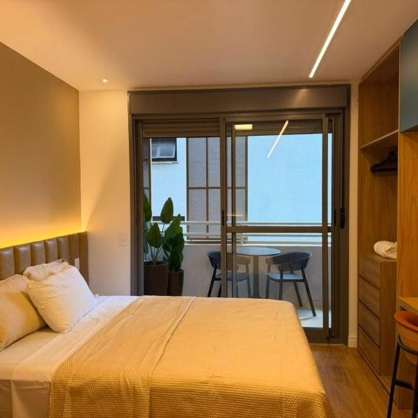 Studio no Isla • Vila Madalena • Ar + Cozinha