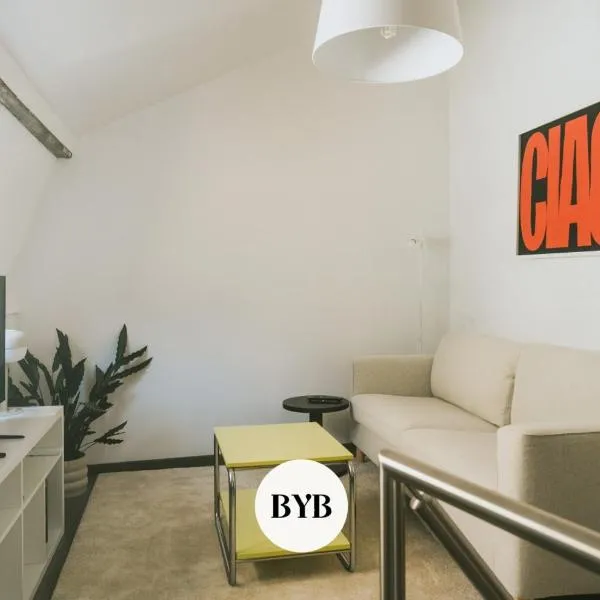 2 bedrooms triplex in historic heart of Liege, hótel í Liège