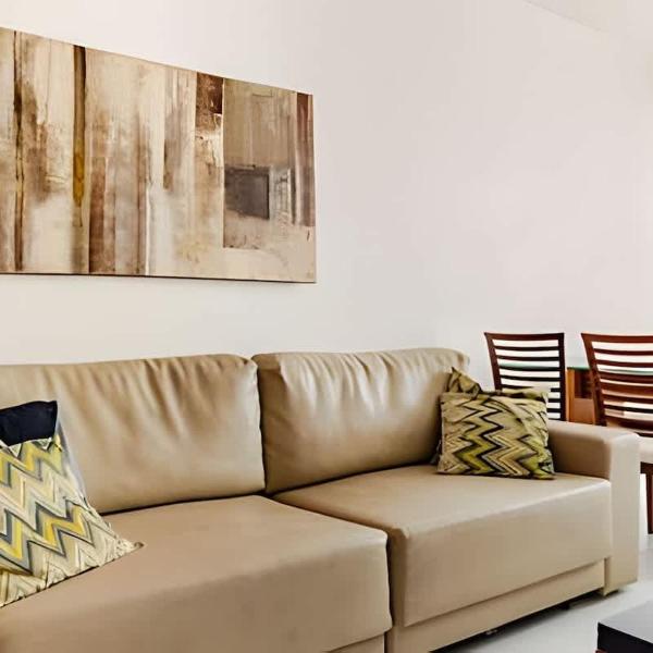 Apartamento 3 Quartos com Varanda a 400m da Praia Central