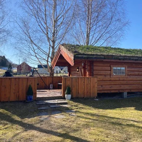 Log cabin in rural surroundings，斯徹達爾的飯店