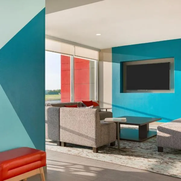 avid hotels Milwaukee West - Waukesha by IHG, hotel u gradu Pewaukee