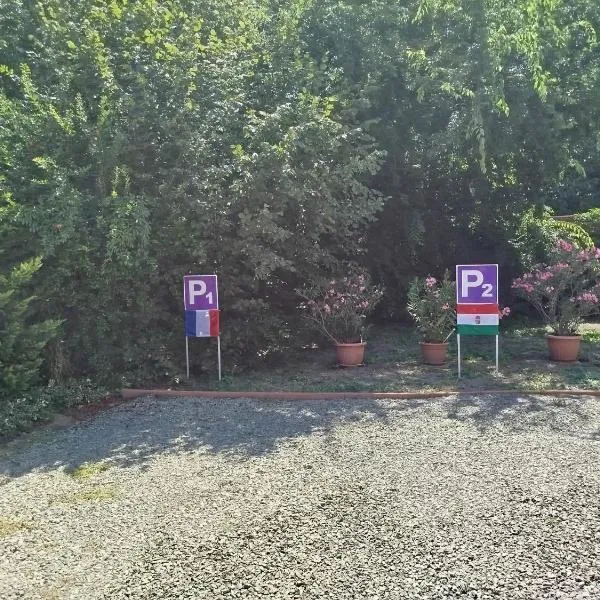 Rákos-patak Family House Garden & Free Parking, hotel in Budapest