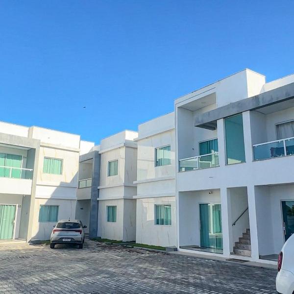 Aptos Pavimento superior a aproximadamente 50m da praia de taperapuã 2Q com ar e sala climatizada