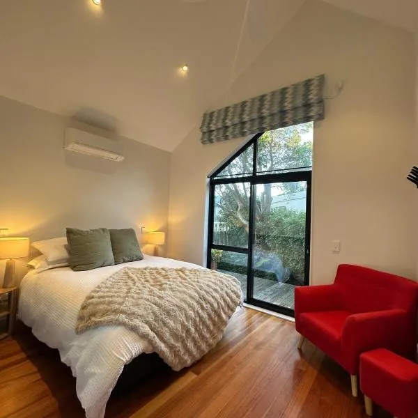Kapiti Breeze, Walk to Beach, Golf and Cafes, hotel en Paraparaumu Beach
