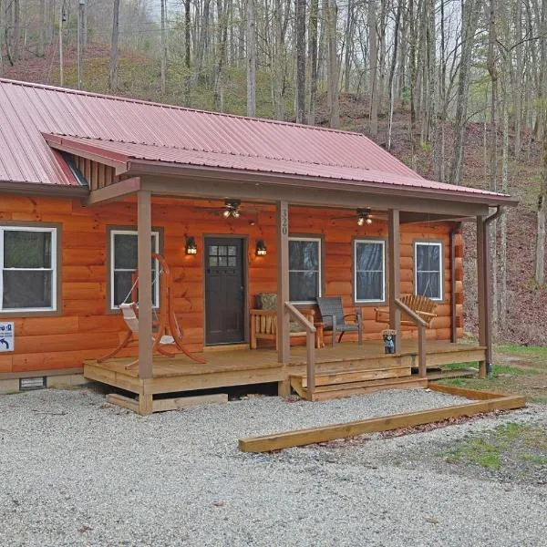 2BR Fishing Cabin w Fire Pit, Hot Tub, EV Charger, hotel en Bryson City