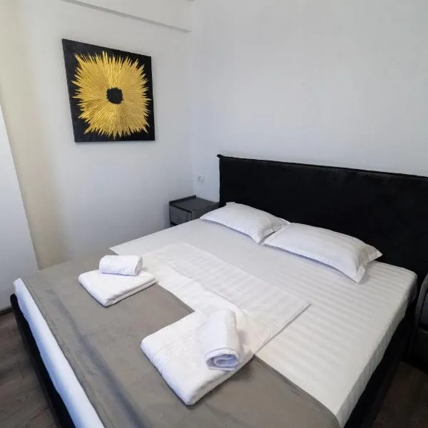 NORTH GATE Rooms, khách sạn ở Afumaţi