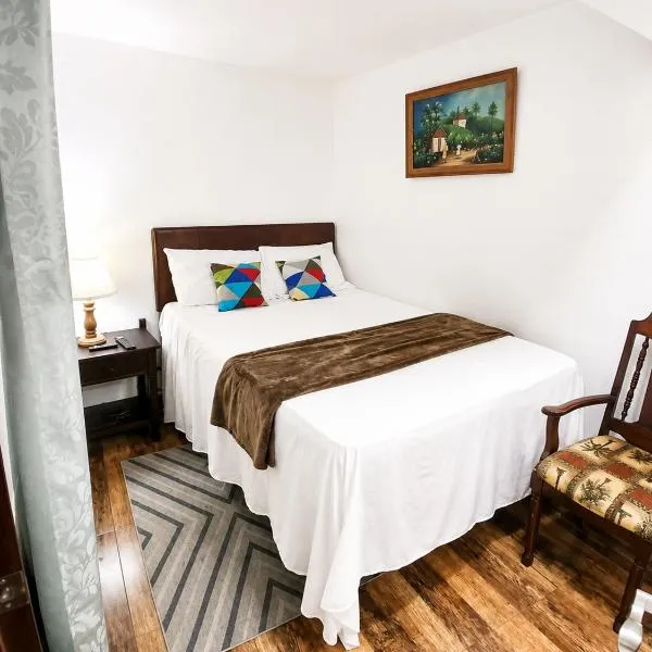 Cozy 4 of 5 Apartment in the Heart of Ocho Rios, hotell i Ocho Rios
