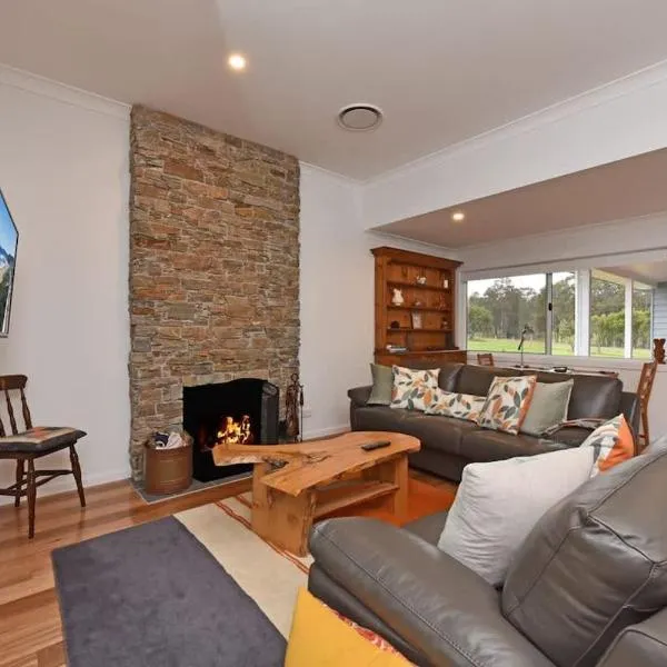 Kinloch Cottage Stunning Stay on Daisy Hill Vineyard, hotel a Pokolbin