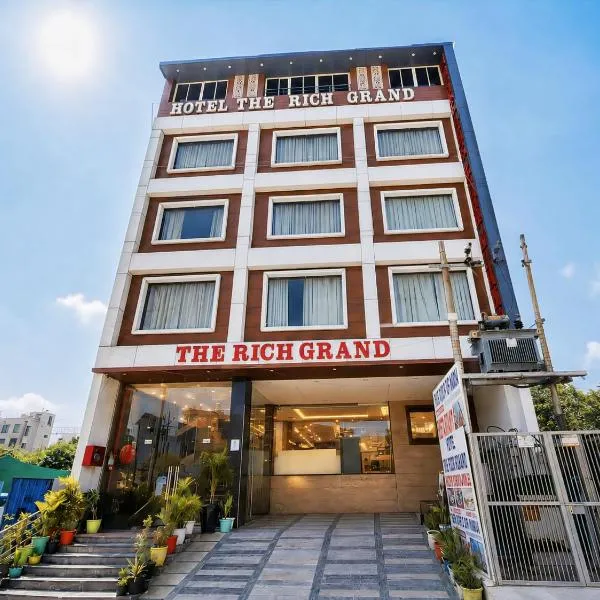 Rich Grand Hotel Near To Tajmahal, hotel sa Agra