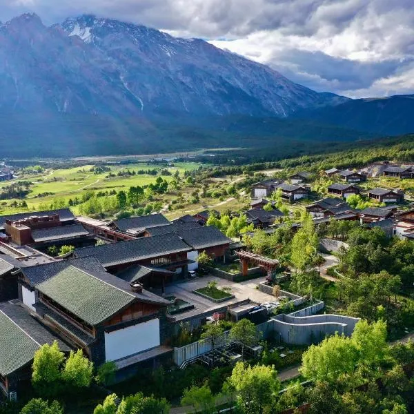 Jinmao Pureal Mountain Liiang, hotelli kohteessa Lijiang