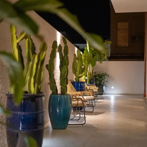 Viver Guest House, hotel en La Caletta