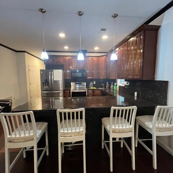 Shalom Rooms Suites, hotel v destinaci Jersey City
