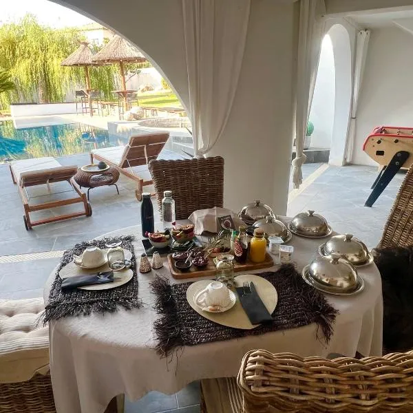 Lofts avec Jacuzzi privatif - Spa Romantique - Bouzigues، فندق في بوزيجويس