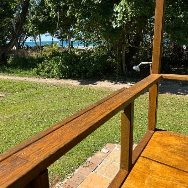 Reef Coast Cottage Absolute Beachfront, hotel u gradu 'Mission Beach'