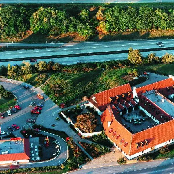 Motorest a Motel Rohlenka Austerlitz, hotell sihtkohas Tvarožná