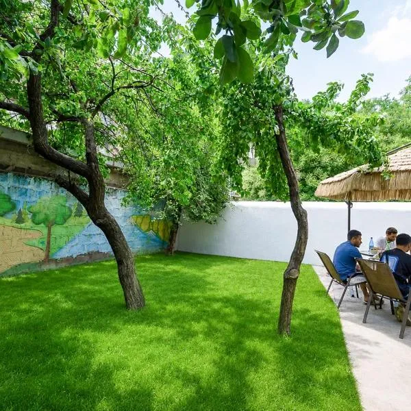 Garden Hostel 16, hotel v destinácii Yerevan