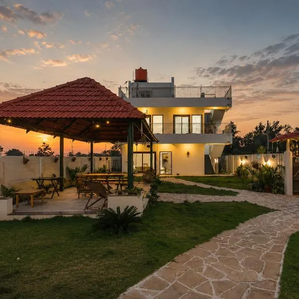 Tropicana Twin Homes Jacuzzi 5BHK40min Airport، فندق في Chik Bānavar