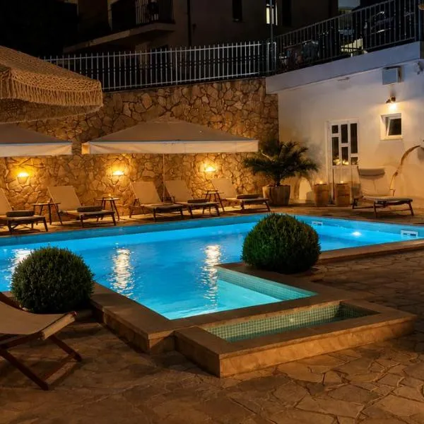 Hotel B&B Villa Paula, hótel í Trogir