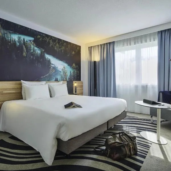 Novotel Massy Palaiseau, hotel u gradu Palezo
