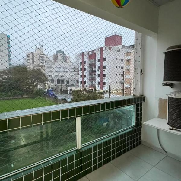 Astúrias, 94 m2, com AR , TELA, 2 vagas, 400 m Praia