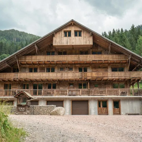 CHALET LES CERFS, hotel en Châtel