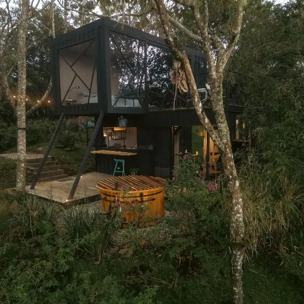 ZIRUMA HOUSE, hotel a Santa Elena