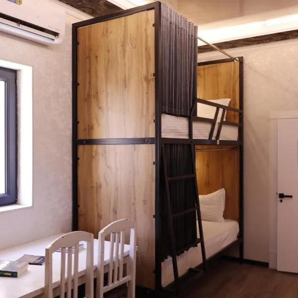 AL-BUKHARI Boutique Hostel: Buhara şehrinde bir otel