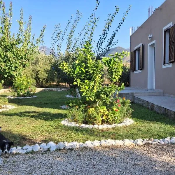 Elvis's vacation house, hotel in Vlorë