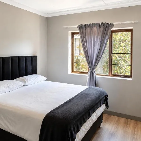 Blue Hills Executive Apartment,米德蘭的飯店