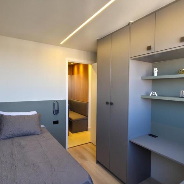 Apto compl, 2 qtos, sofá cama, ótima localização - Foto 3