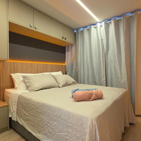 Apto compl, 2 qtos, sofá cama, ótima localização - Foto 2