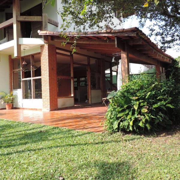 Casa à 250m praia Martim de Sá, melhor praia, wi-fi e aceita pets