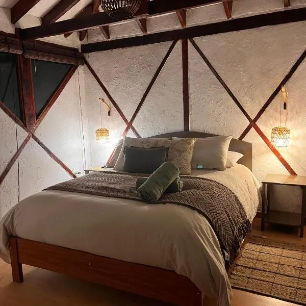 Cabaña rústica en la montaña, hotel em Guayacán