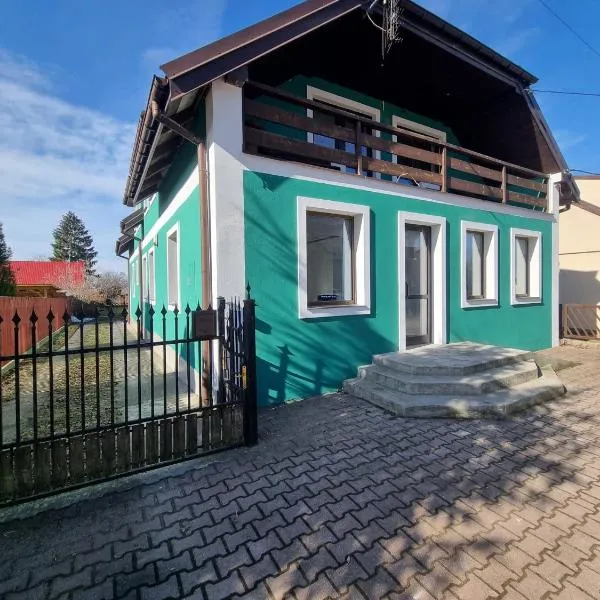 Riverside Stay at Stary Rynek - billiards, foosball and arcade games, hotel di Goniadz