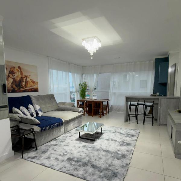 Apartamento completo com Vista para o Mar, a 50m da Praia 2 quartos Wi-Fi e Garagem privativa