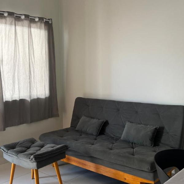 Apartamento completo confortável com suíte bem localizado