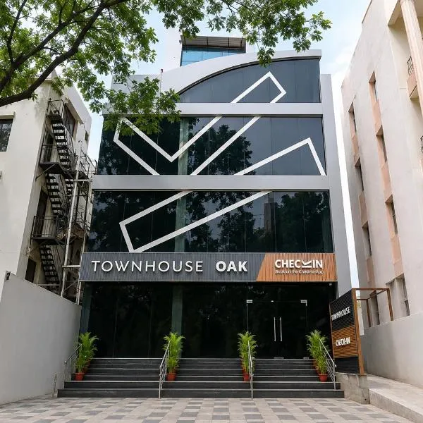 Super Townhouse OAK Banjara Hills Hyderabad, hotel in Hyderabad