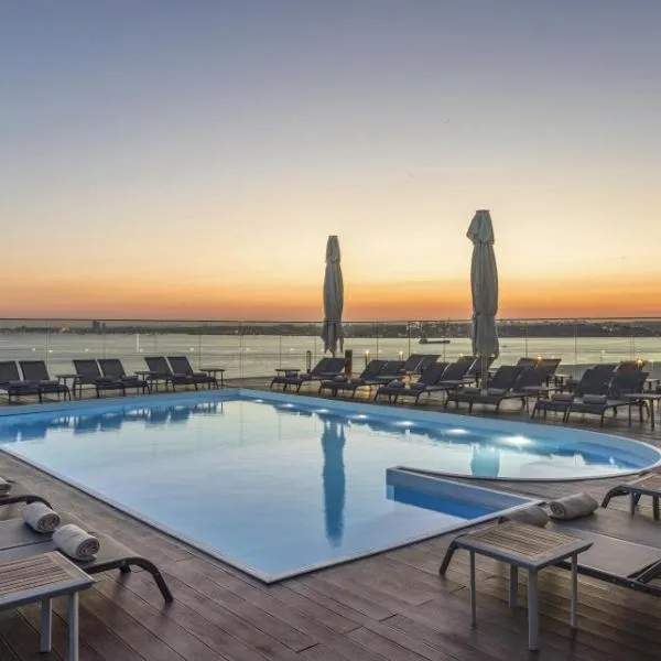 DoubleTree By Hilton Istanbul - Moda, hotel in Istanbul