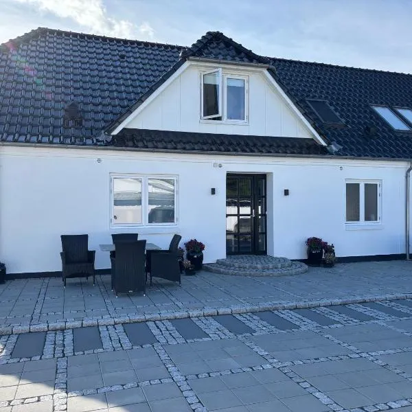 Sleep In Brande - Close By Herning, Legoland, Givskud Zoo, hotel din Brande