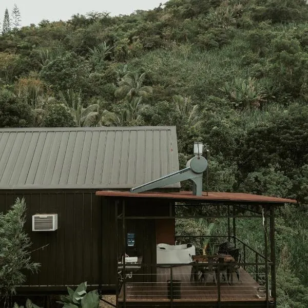 Grey Rock Mountain Cabin w/ Jacuzzi, hotel u gradu 'Balamban'