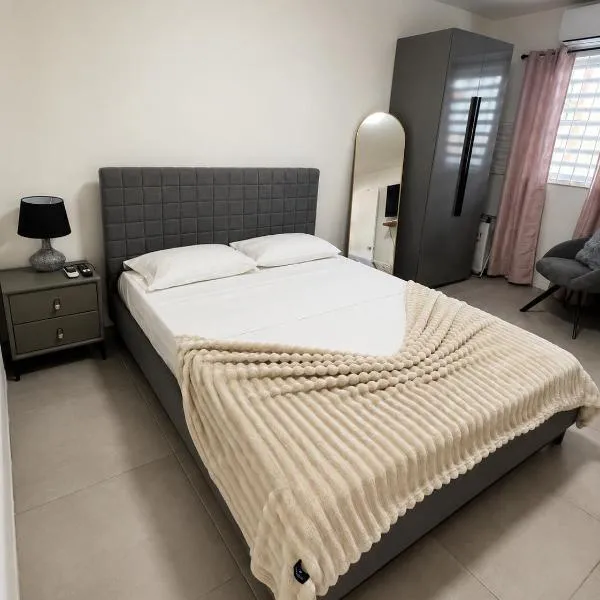 Prive en centraal gelegen appartement, hotel em Willemstad