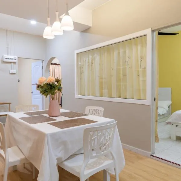 Nibong Tebal Comfy Landed Homestay with WiFi & Netflix, hotel in Nibung Tebal