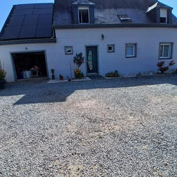 Maison de bois à la campagne, hotel sa Ploërmel