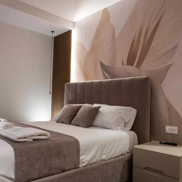 Tirone Luxury Rooms, hótel í Cirò Marina