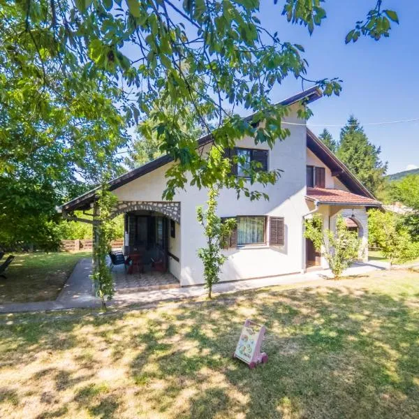 Gorska Vila Sisevac, hotel u gradu 'Sisevac'