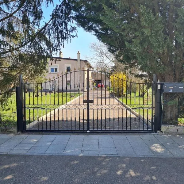 La Roseraie, hotel a Trémery