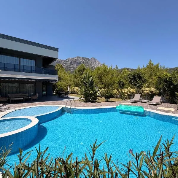 Canyon Villa Göynük Kemer Antalya with Pool, hotel u Antaliji