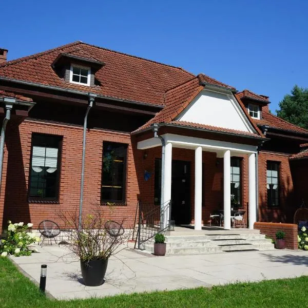 Villa Ambrosian (Haupthaus), hotel u gradu Trzebież